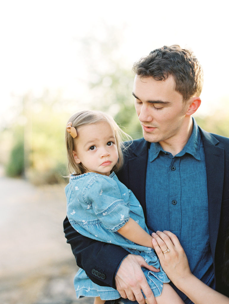 Lifestyle portrait of a dad and his daughter in Arizona